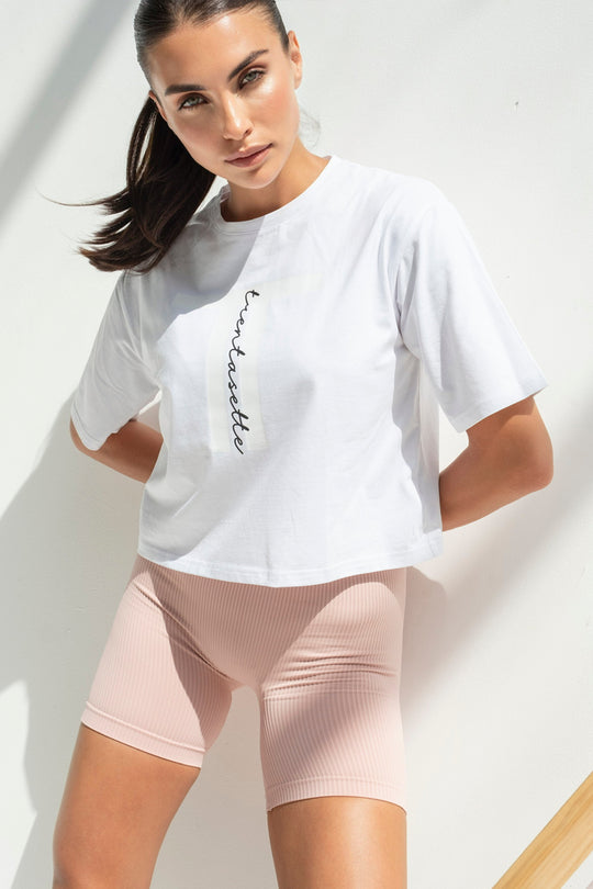 Effortless Statement: Trentasette Cropped Cotton Tee White